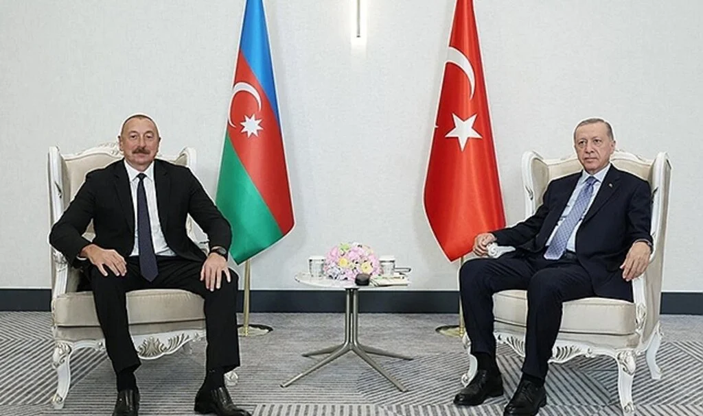 Cumhurbaşkanı Erdoğan, Azerbaycan Cumhurbaşkanı Aliyev ile bir araya geldi