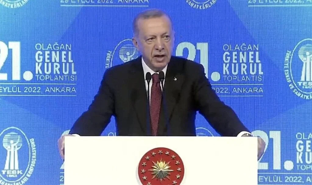 Cumhurbaşkanı Erdoğan: Birileri 15 Temmuz direnişini kahve yudumlayarak seyrederken, benim esnaf kardeşim tanklara meydan okudu