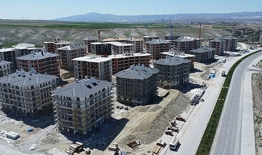 Cumhuriyet tarihinin en büyük sosyal konut projesi 362 milyar liralık yatırımla hayata geçirilecek