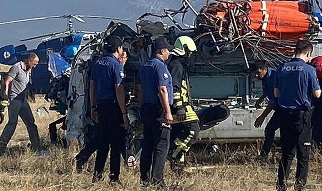 Denizli'de yangın söndürme helikopteri düştü