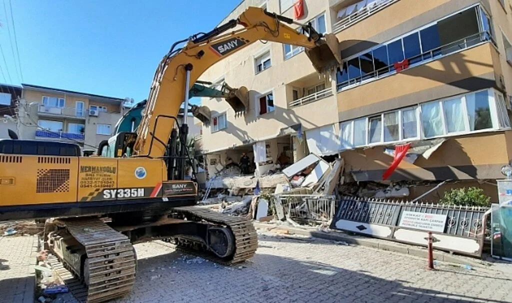 Depremde 10 kişinin enkaz altında kaldığı apartmanın davasında ‘dosyalar birleştirilsin’ talebi