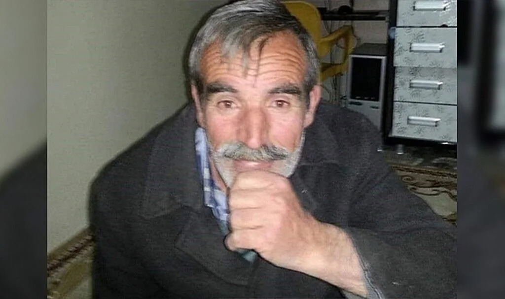 Devrilen traktörün altında kalan çiftçi öldü