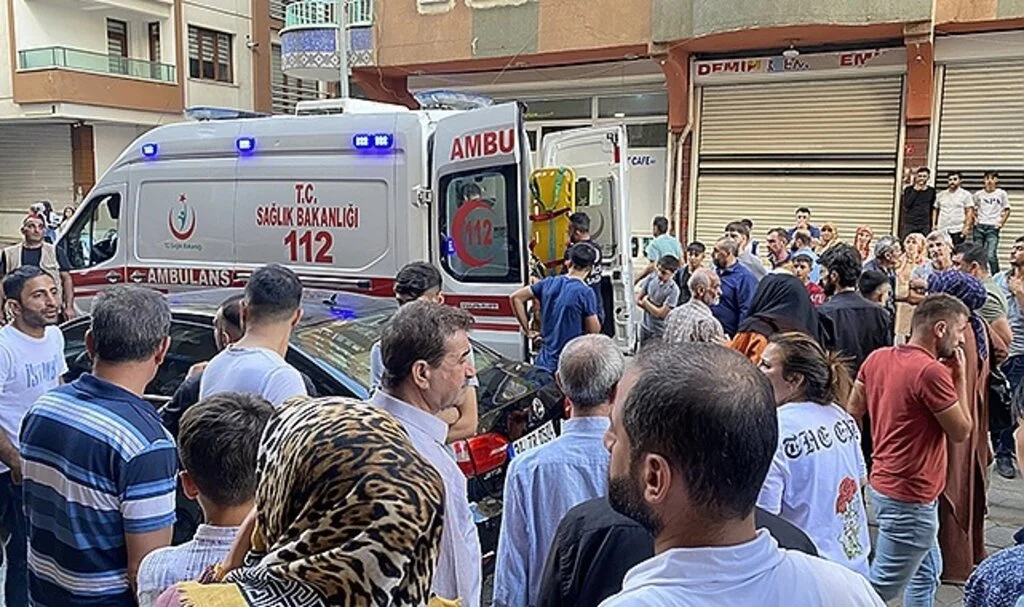 Diyarbakır’da 4. kattan düşen küçük kız ağır yaralandı