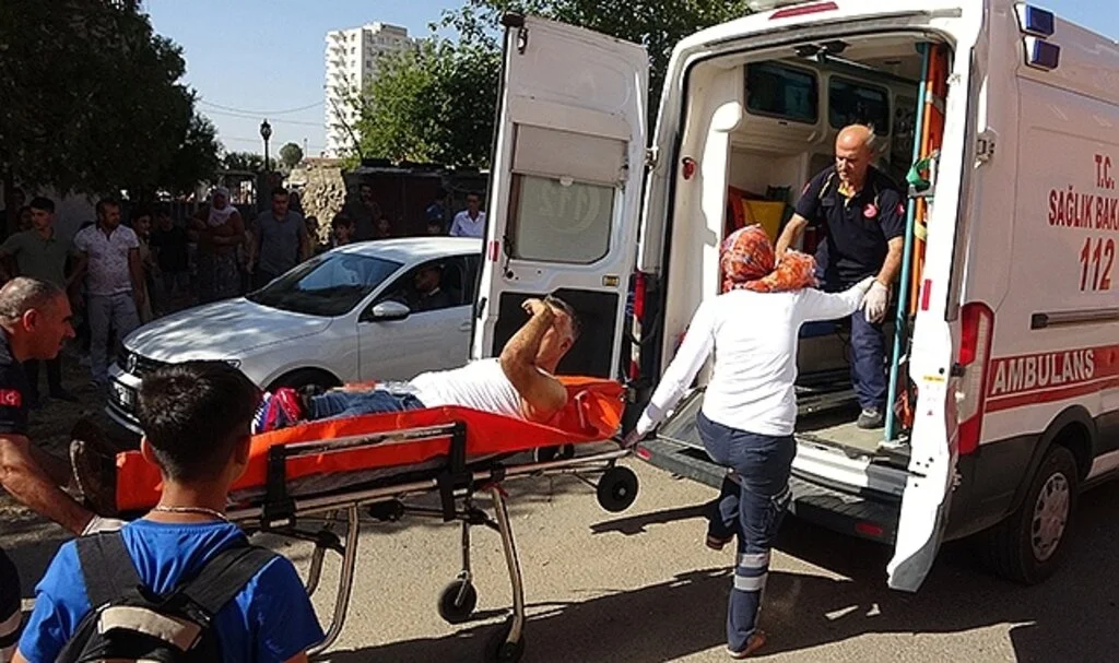 Diyarbakır’da alacak verecek meselesi kanlı bitti: 3 ağır yaralı