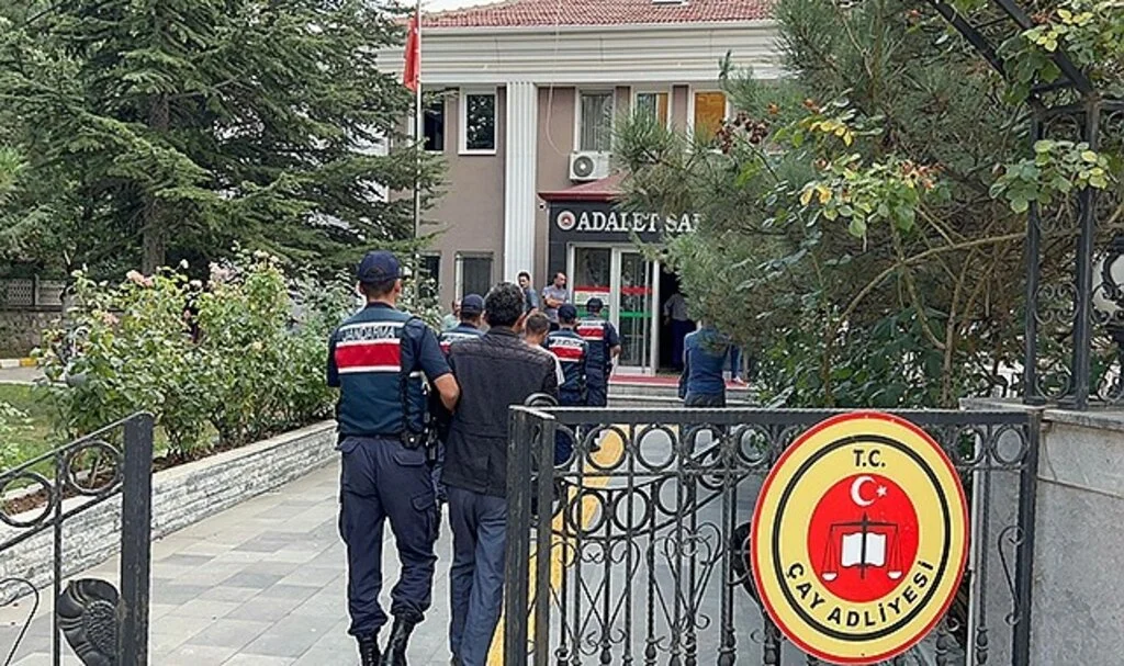 Düğün sonrası işlenen cinayetin şüphelileri adliyeye çıkartıldı