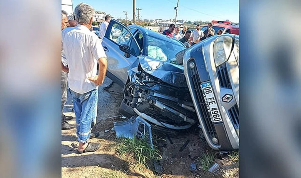 Düzce'de iki otomobilin çarpıştığı kazada 3 kişi yaralandı