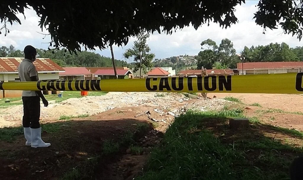 Ebola Uganda'da 5 bölgeye yayıldı 19 kişiyi öldürdü