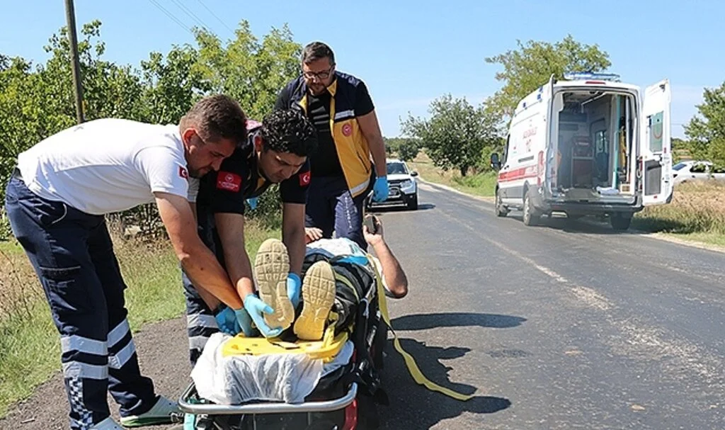Edirne’de 2 otomobilin çarpışması sonucu 4 kişi yaralandı