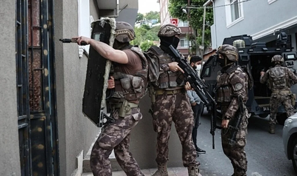 Edirne'de 2 PKK'lı terörist yakalandı