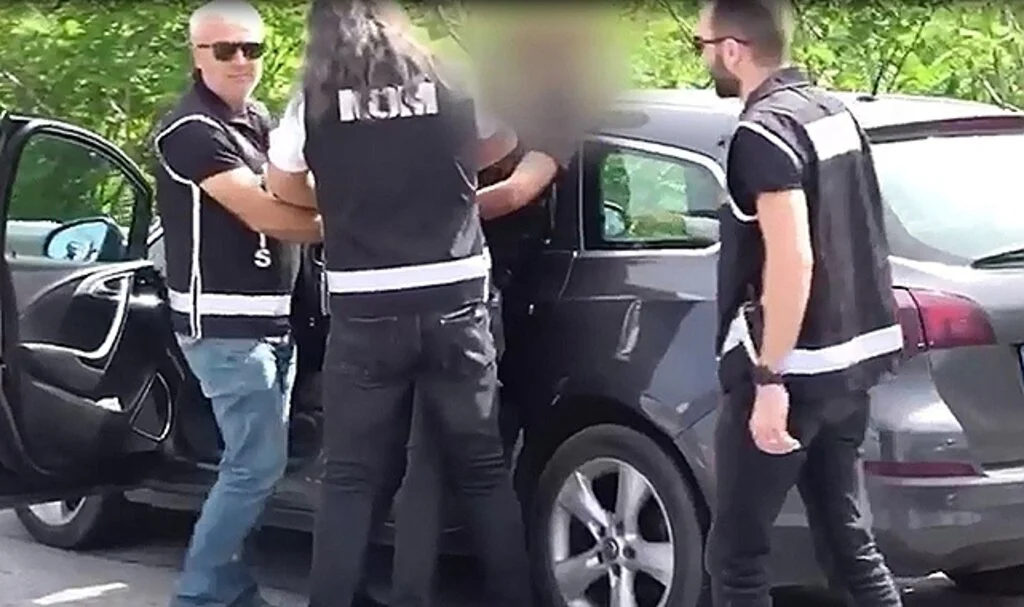 Edirne'de polis ekiplerinden 35 milyonluk kaçak telefon operasyonu
