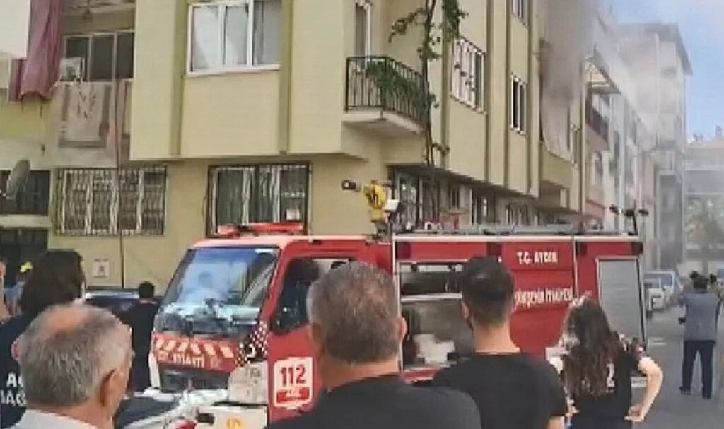 Elektrik prizinden çıkan yangın korkuttu