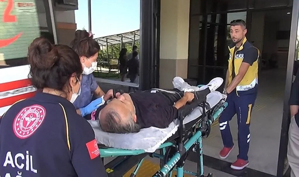 Eline saplanan testere ile hastaneye kaldırıldı