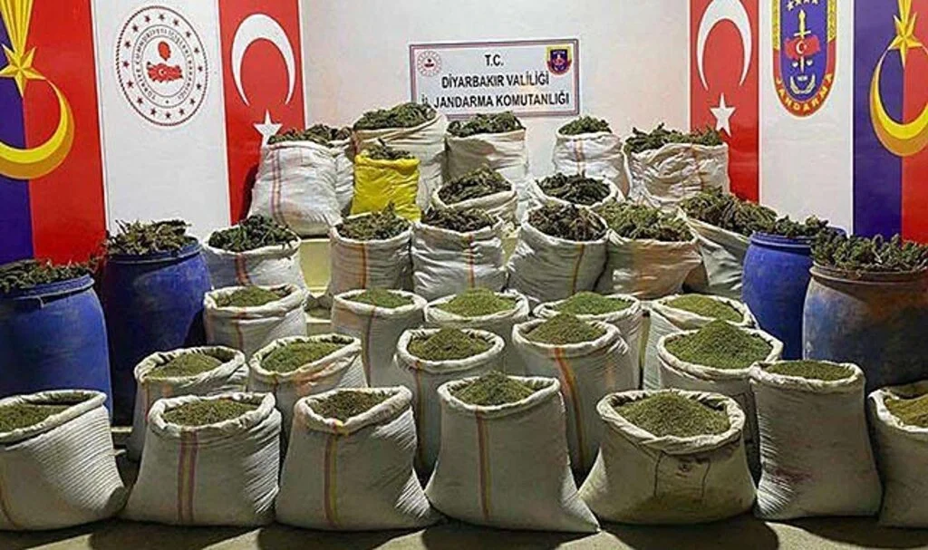 Eren Abluka-34 Narkoterör operasyonlarında 2 tondan fazla uyuşturucu ele geçirildi