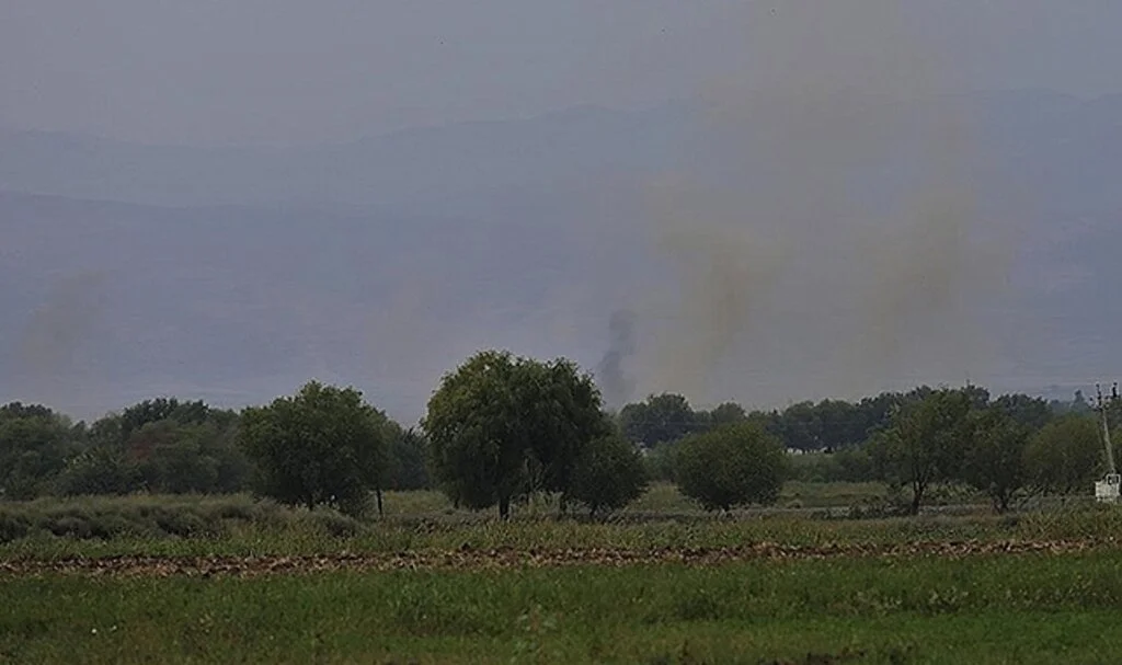 Ermenistan ordusu Kelbecer ve Laçın'daki Azerbaycan mevzilerini top atışına tuttu