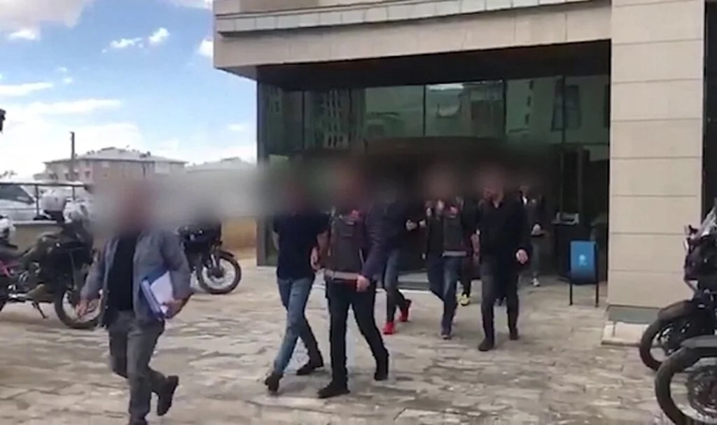 Erzurum’da hırsızlık zanlılarına şafak operasyonu