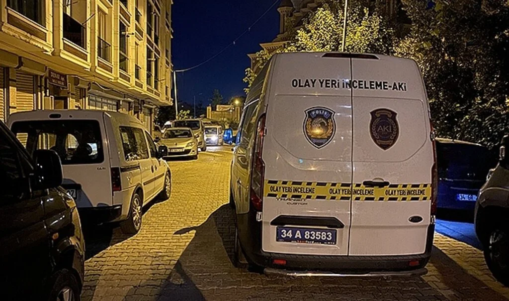 Esenyurt’ta silahlar konuştu; 2 genç kurşun yağmuruna tutuldu