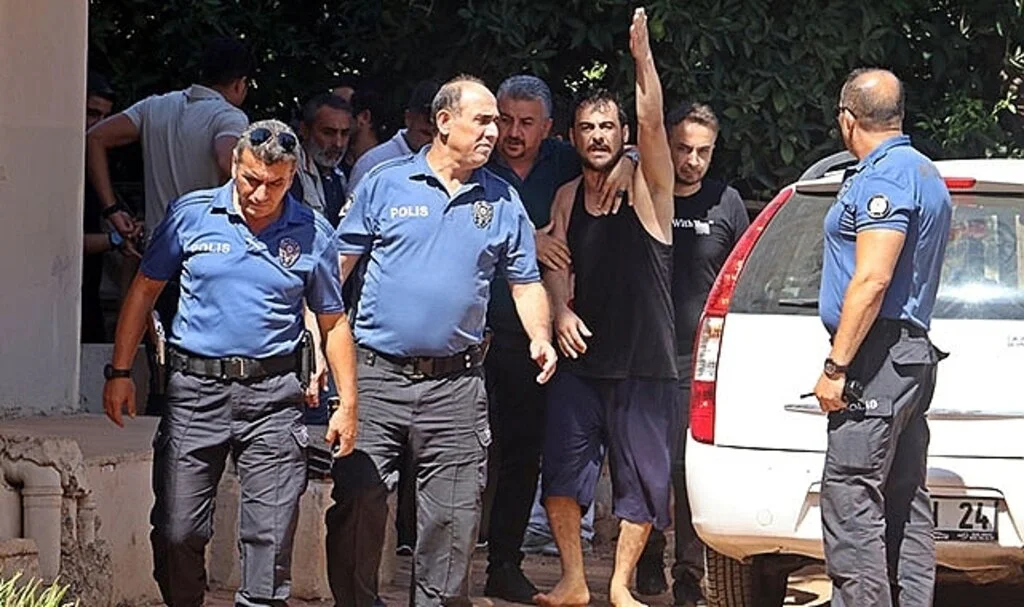 Eşi ve çocuklarını ekmek bıçağıyla rehin aldı, gözaltına alınınca 'Karakola götüre götüre evde bıçak kalmadı" dedi