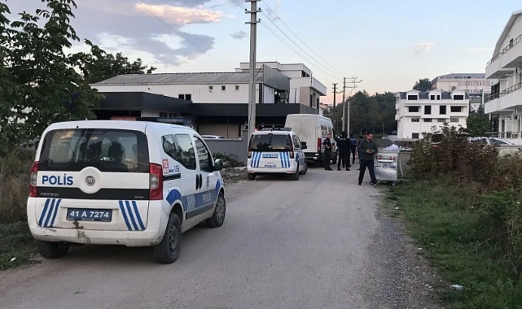 Eski çalıştığı yere geldi, iş yeri sahibi ve çalışanı yaraladı