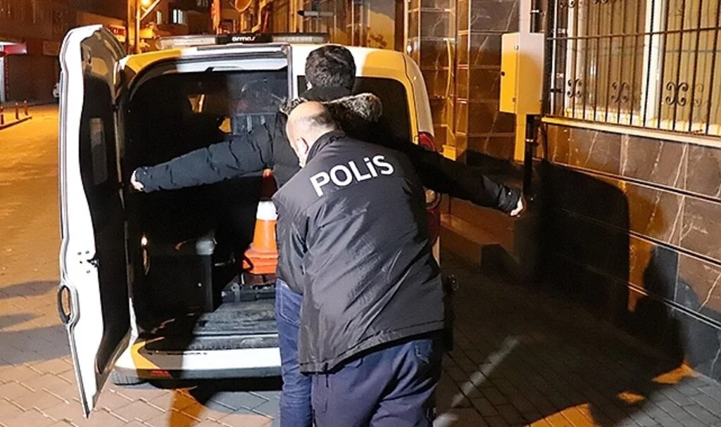 Eski eşi tarafından sokak ortasında tacize uğradı