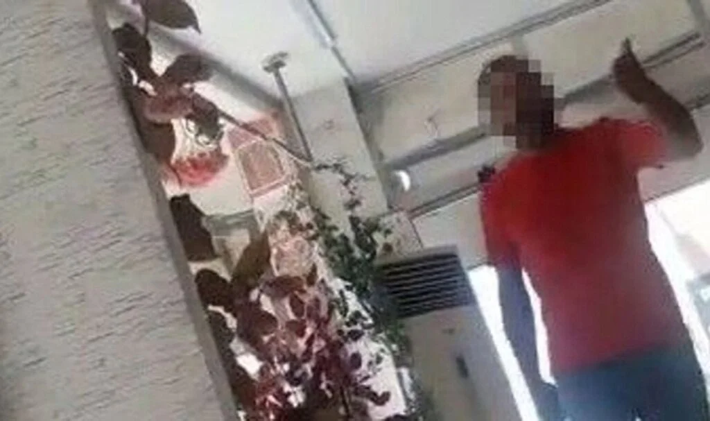 Eski eşini satırla tehdit eden şüpheli gözaltına alındı