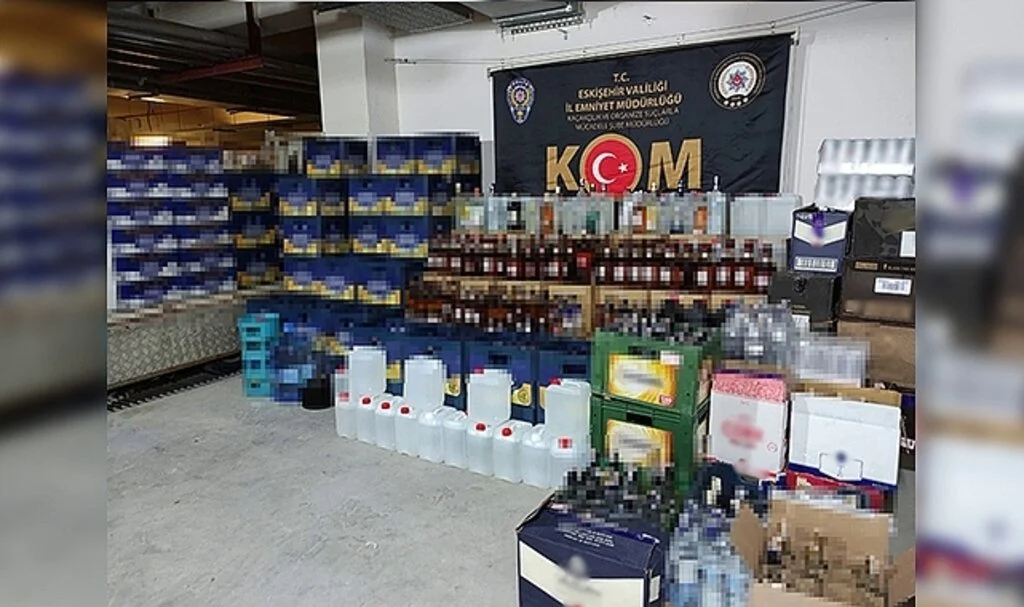 Eskişehir’de 4 ton 700 litre kaçak içki ele geçirildi