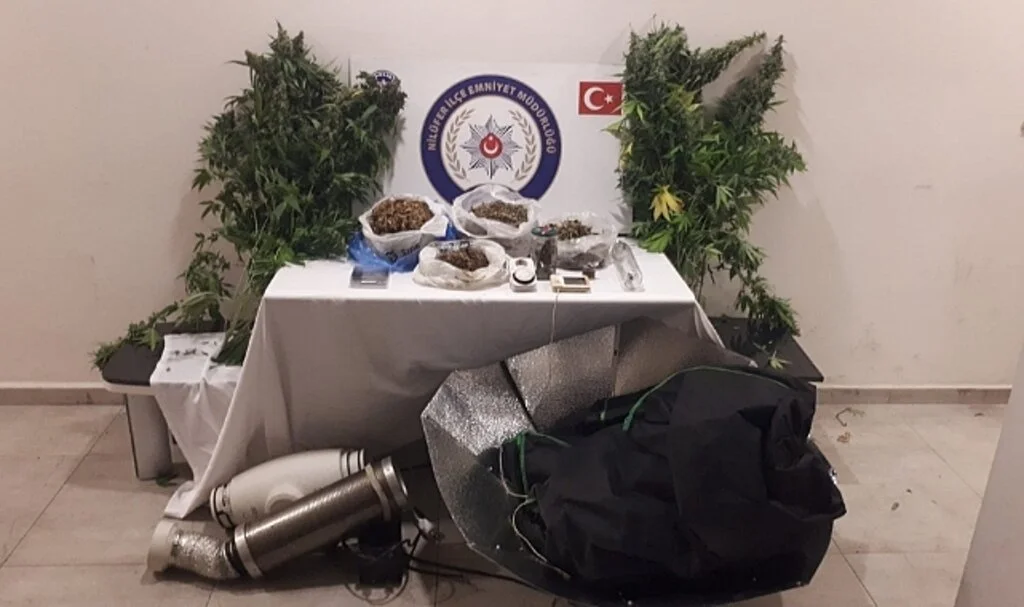 Evini uyuşturucu imalathanesine çevirdi, görüntüler şoke etti: 1 gözaltı