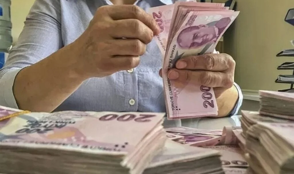 EYT'de prim gün sayısı eşitleme nasıl olacak? SGK Uzmanı açıkladı: 'Farklı prim farklı maaş'