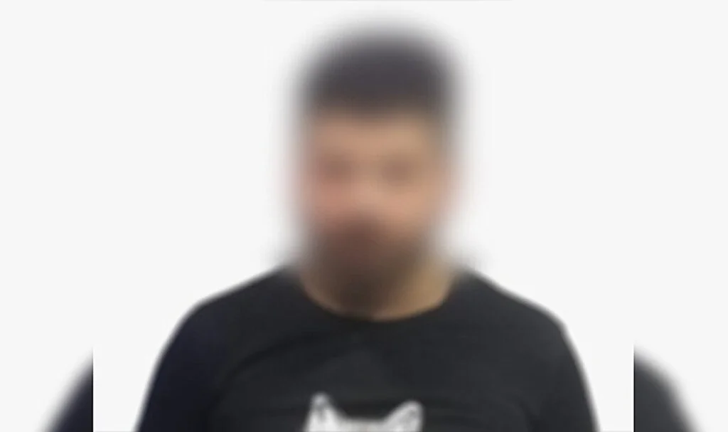 Eyüpsultan'da bir marketten 3 adet ruhsatsız tabancı çıktı