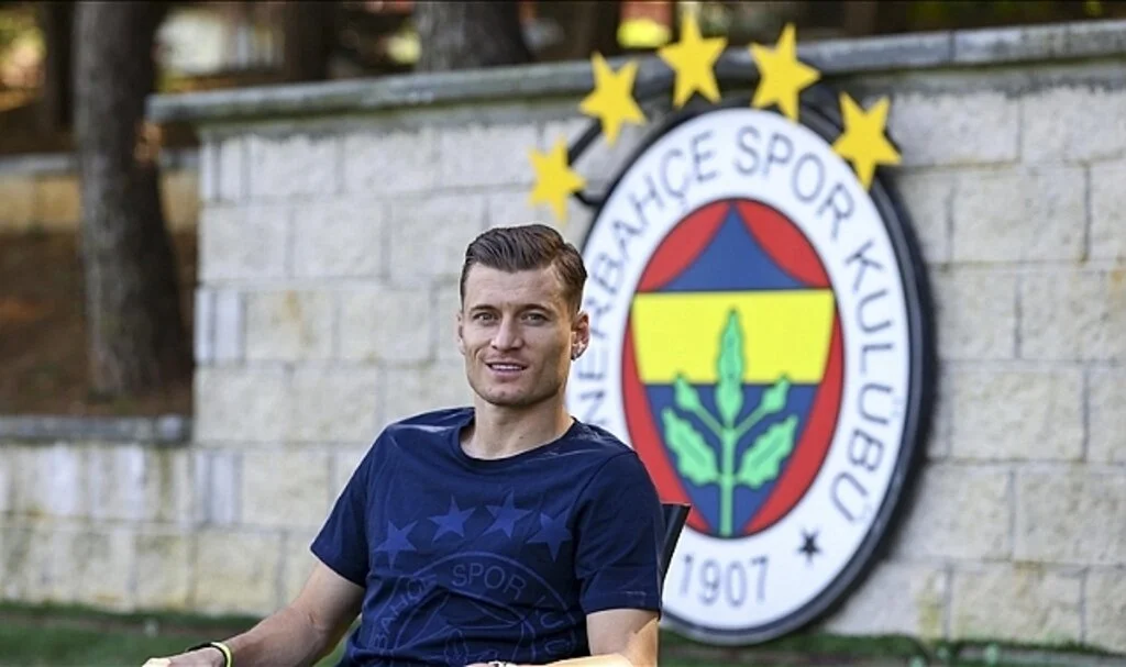 Fenerbahçeli futbolcu Ezgjan Alioski şampiyonluğa inanıyor