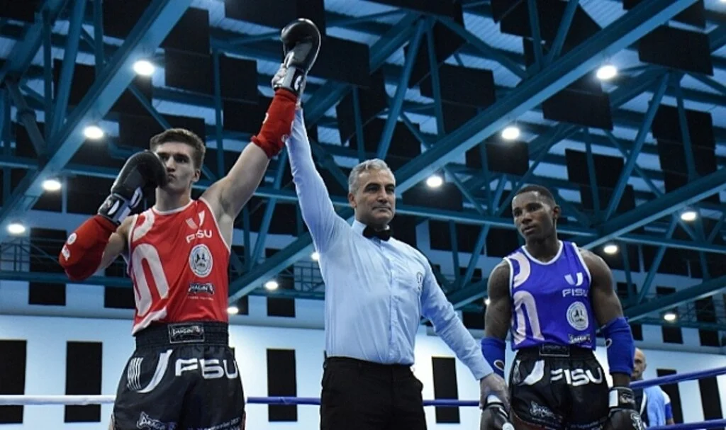 FISU  Dünya kupası'nda heycan sürüyor 