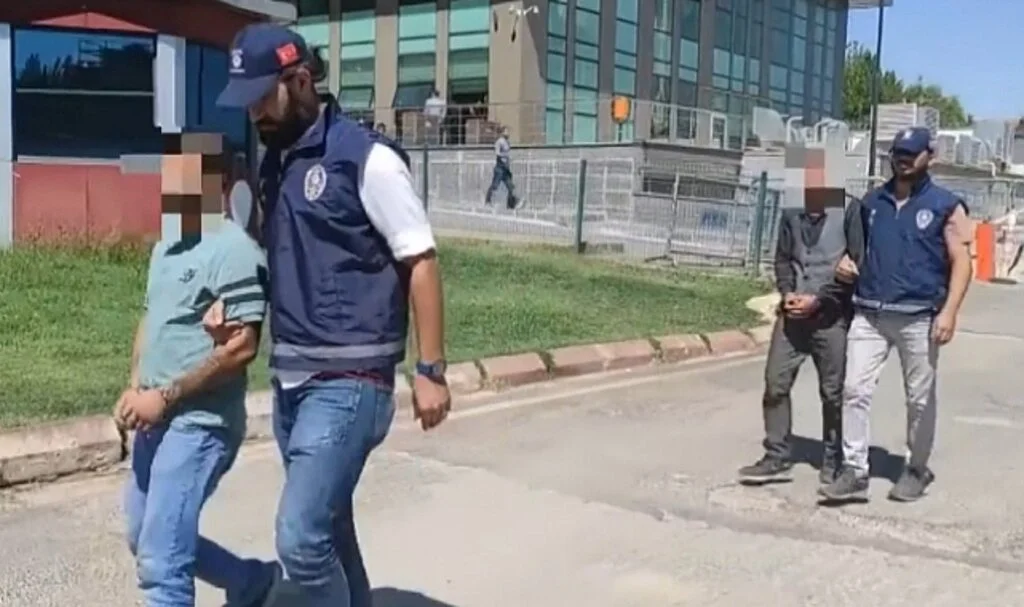 Gaziantep'te 2 otomobil çalan 2 şüpheli tutuklandı
