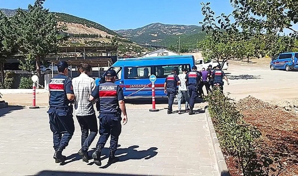 Gaziantep'te uyuşturucu operasyonu: 4 şahıs tutuklandı