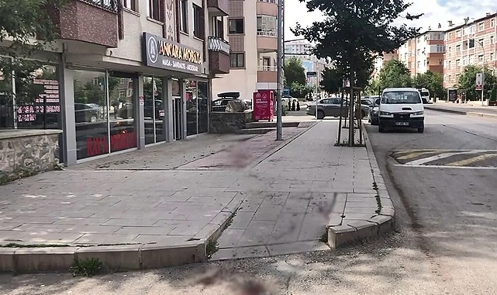 Gece yarısı gerçekleşen kavga kanlı bitti