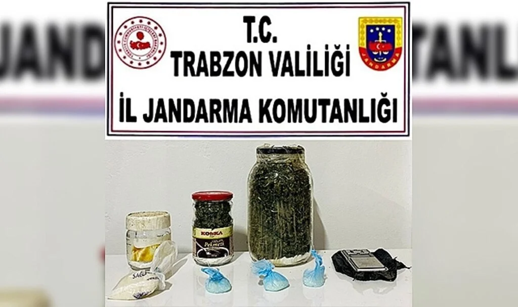 Gömdükleri uyuşturucuyu almaya geldiklerinde yakalandılar