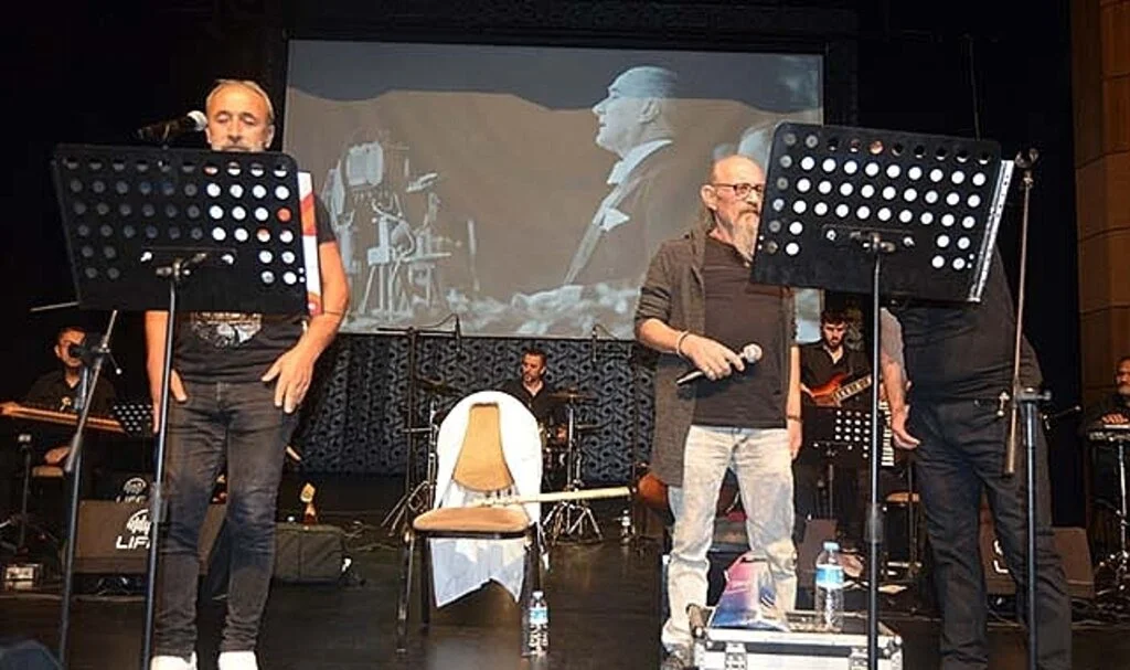 Gönüllere 'temas' eden konser 