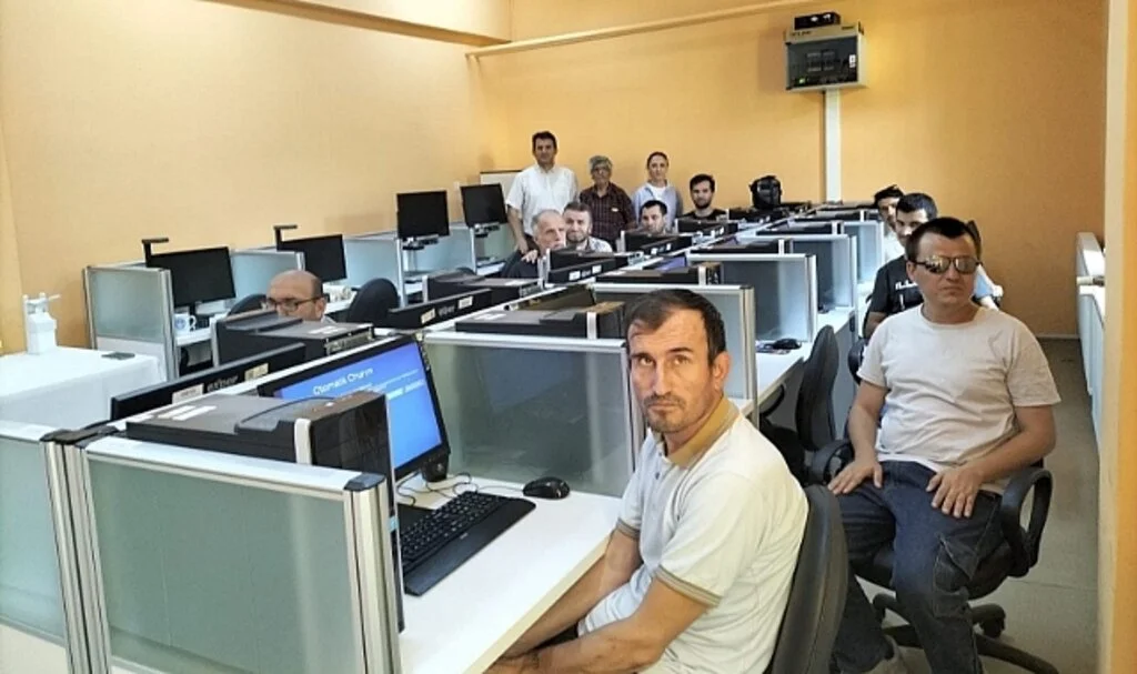 Görme engellilere Bilgisayar İşletmenliği Eğitimi Kursu