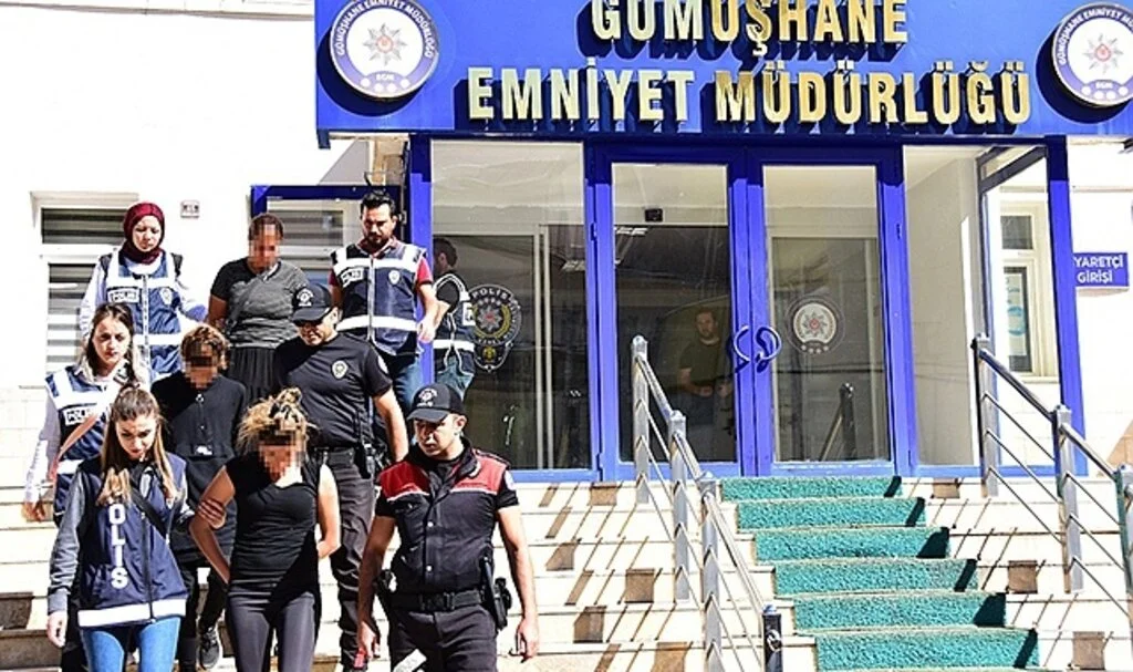 Gümüşhane’de altın hırsızı çete aynı gün yakalandı