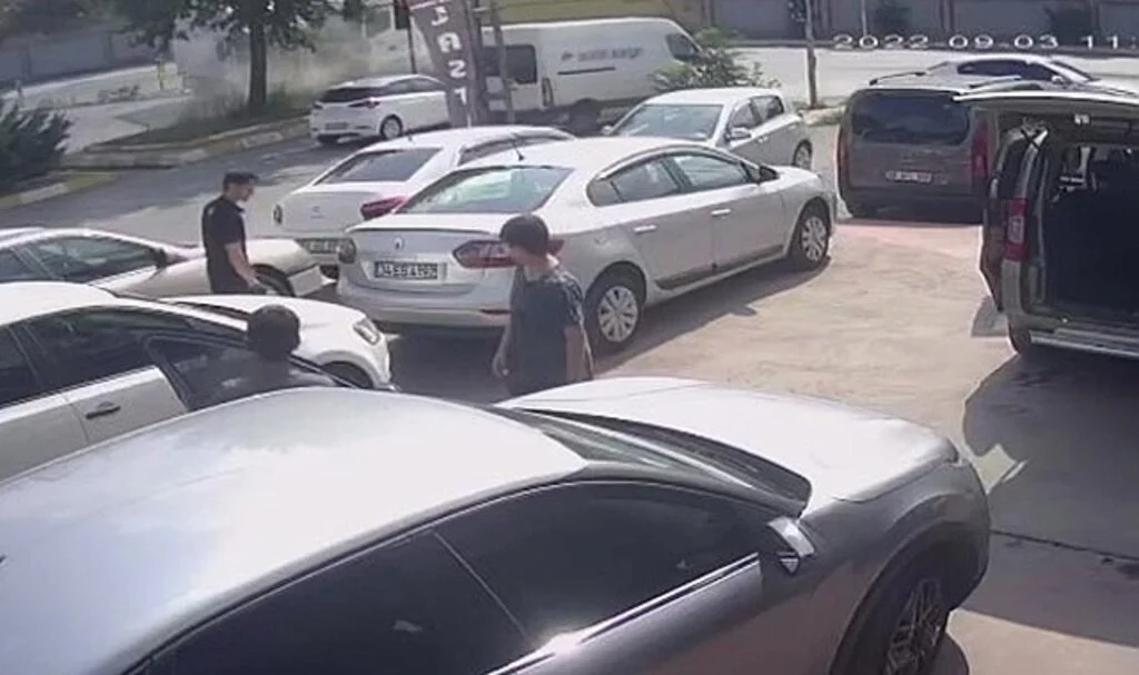 Hafriyat kamyonu ile karşı yönden gelen kamyon çarpıştı: 1 yaralı