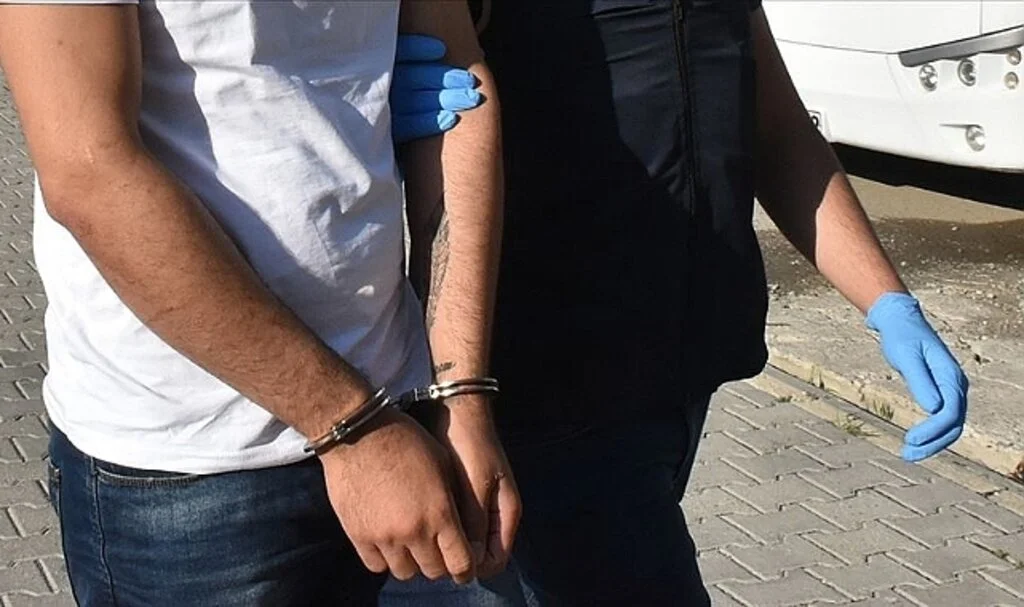 Hakkari'de 3 güvenlik korucusunun şehit edildiği saldırıyla ilgili aranan terörist İstanbul'da yakalandı