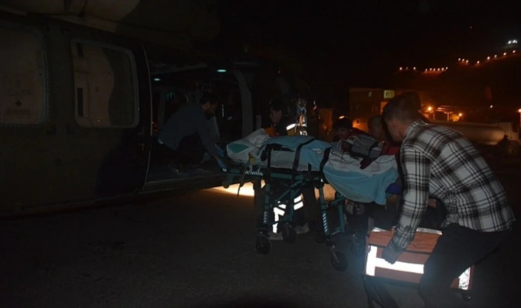 Hamile kadın askeri helikopterle hastaneye kaldırıldı