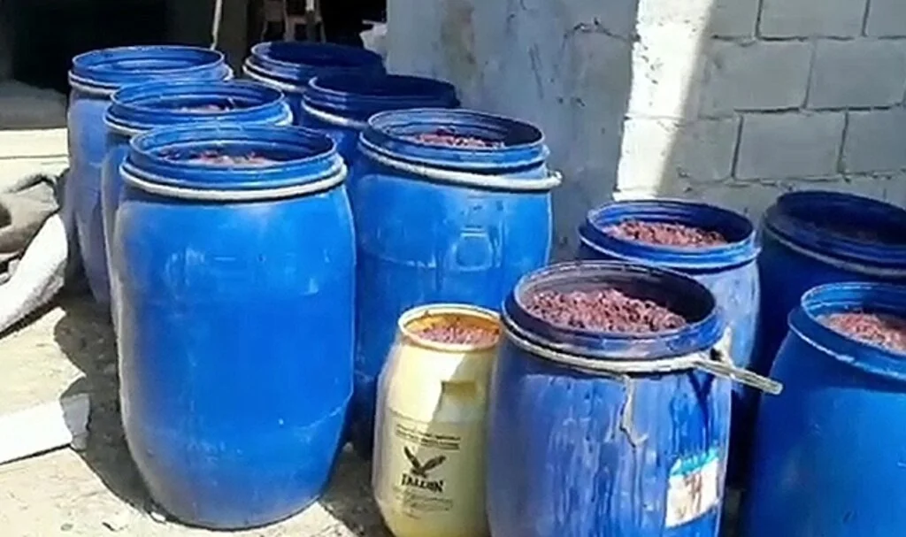 Hatay'da 4 bin 250 litre sahte içki ele geçirildi