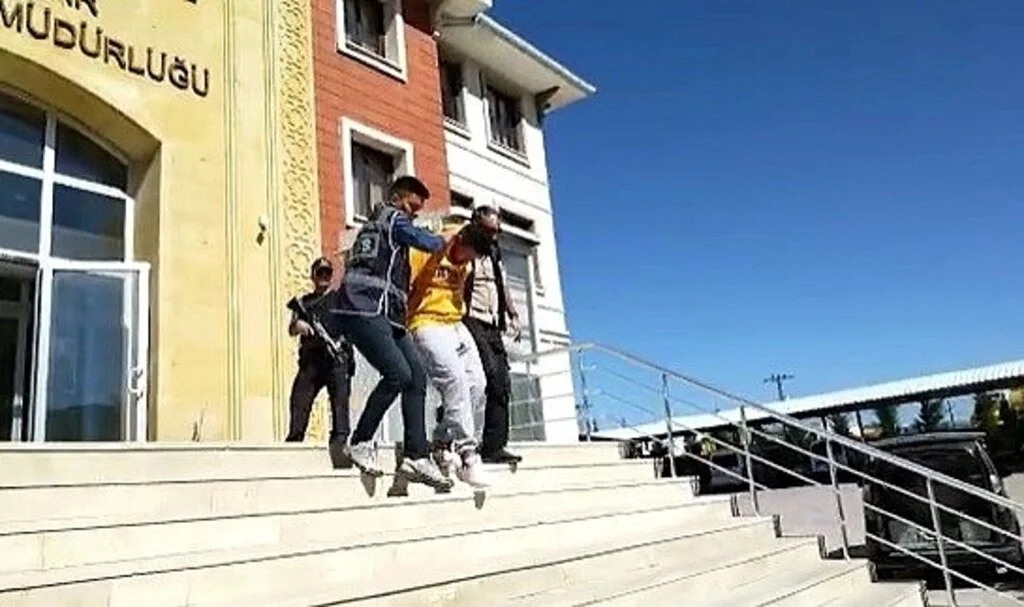 Hatay'dan Konya'ya geldi, bindiği taksi sürücünü bıçaklayıp aracı gasp etti