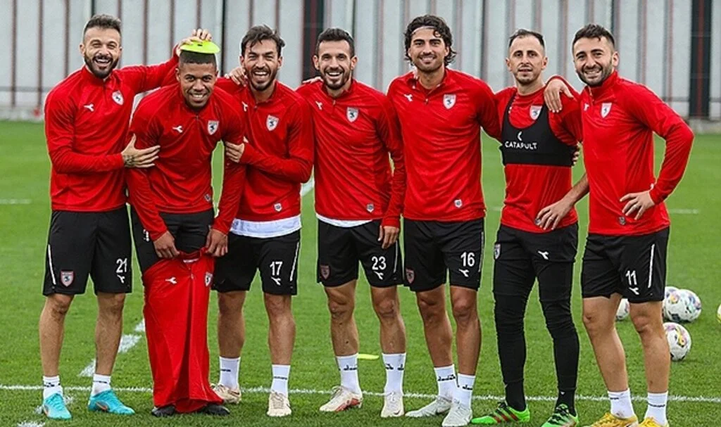 Hem içeride hem dışarıda çalıştılar 
