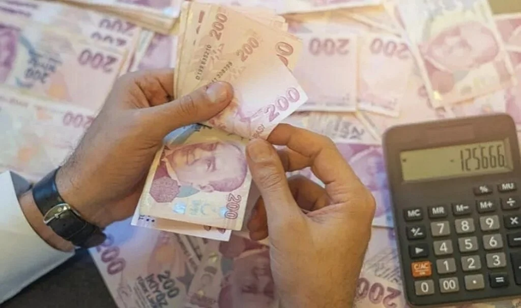 Herkes emekli promosyonunu konuşurken kurumlar da harekete geçti: Bu rakamı duyan heyecanlandı: 23 bin TL...