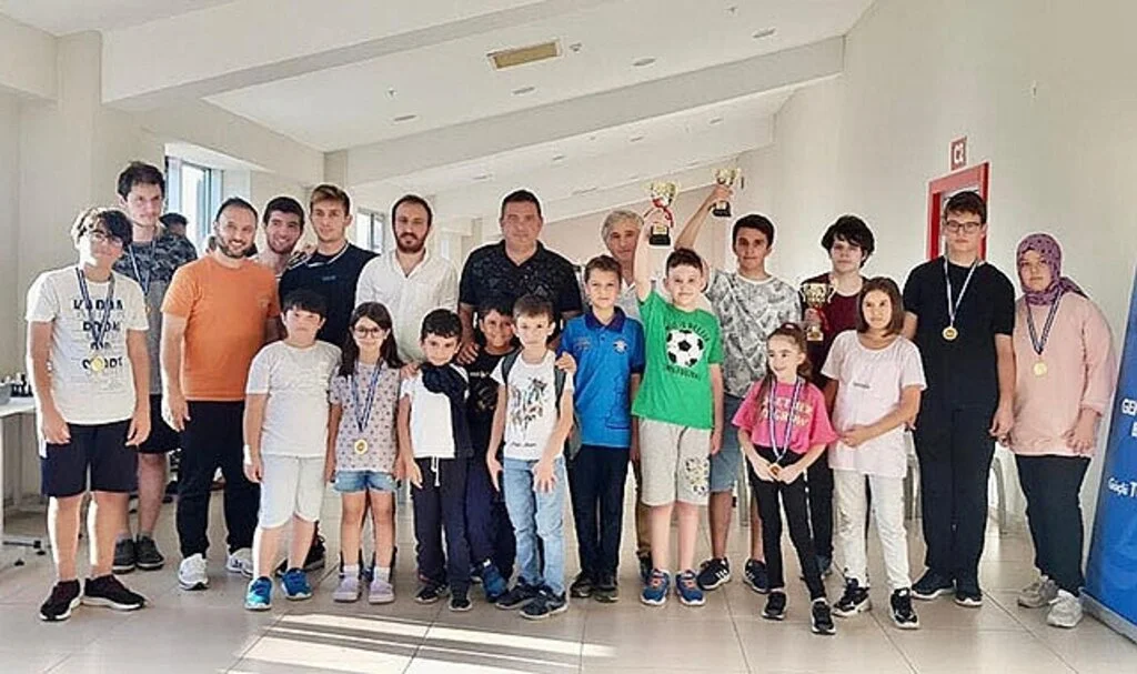 Hızlı Satranç heycanı sona erdi