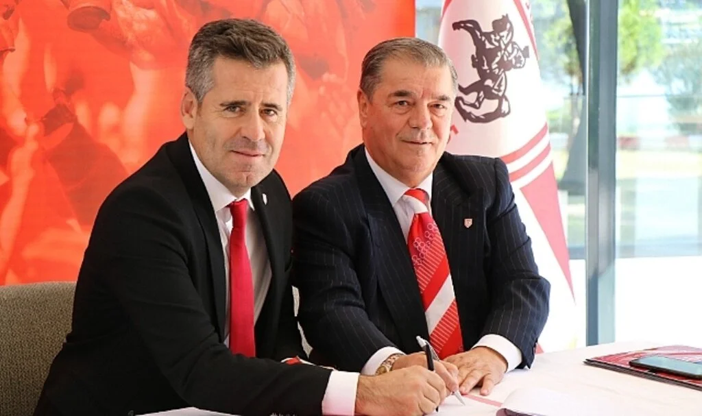 Hüseyin Eroğlu, Samsunspor ile resmi sözleşmeyi imzaladı