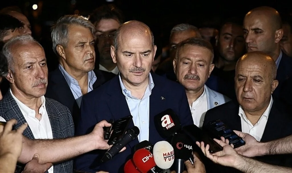  İçişleri Bakanı Soylu: Mersin'deki polisevine yönelik terör saldırısında bir polis şehit oldu, bir polis de yaralandı