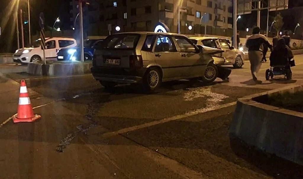 İki araç çarpıştı, kazada 1 kişi hafif yaralandı