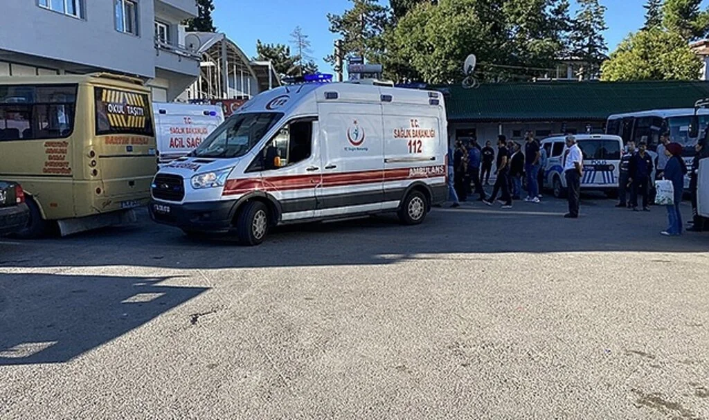 İki gün önce tahliye oldu, boşanmak istediği eşini çocuğunun gözleri önünde öldürdü