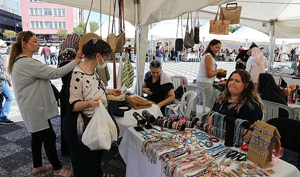 İlkadımlı Kadınların El Emeği Ürünleri Festivalde Kazanca Dönüşecek